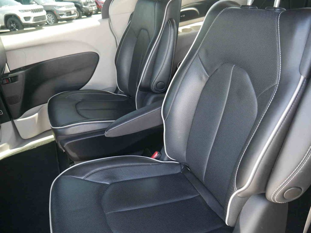 Used 2022 Chrysler Pacifica - photo 19