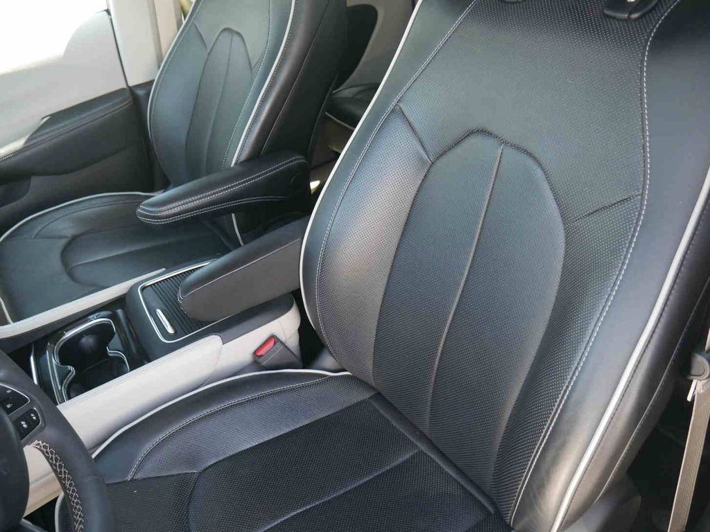 Used 2022 Chrysler Pacifica - photo 30