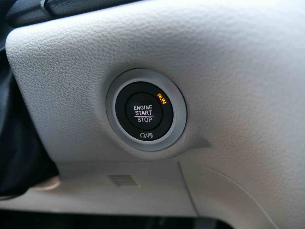 Used 2022 Chrysler Pacifica - photo 32