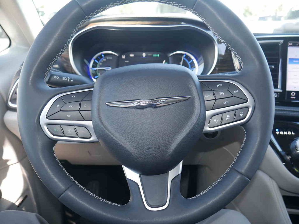 Used 2022 Chrysler Pacifica - photo 38