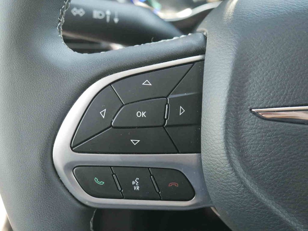 Used 2022 Chrysler Pacifica - photo 40