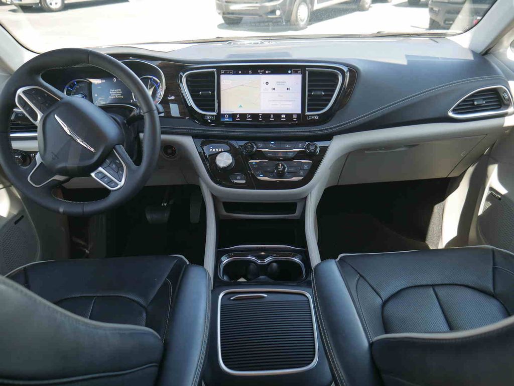 Used 2022 Chrysler Pacifica - photo 7