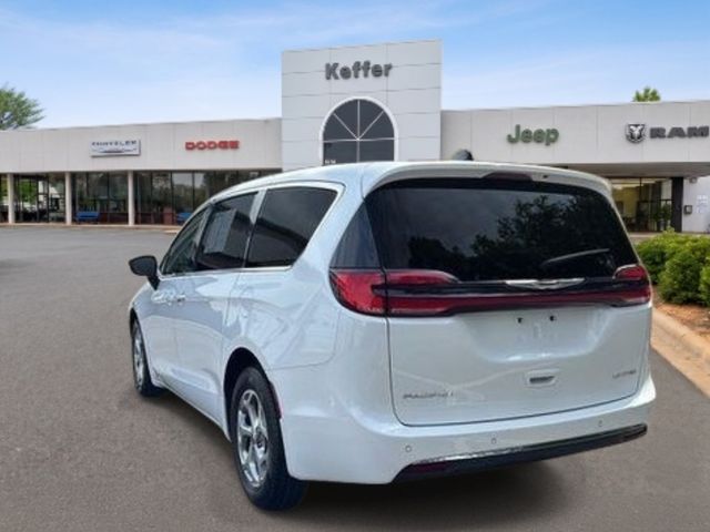 Used 2024 Chrysler Pacifica - photo 5