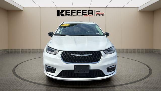 Used 2024 Chrysler Pacifica - photo 11