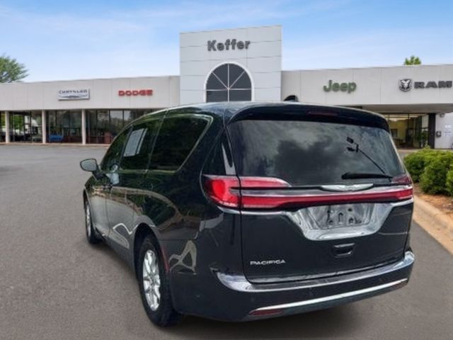 Used 2023 Chrysler Pacifica - photo 2