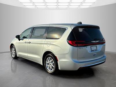Used 2024 Chrysler Pacifica - photo 1