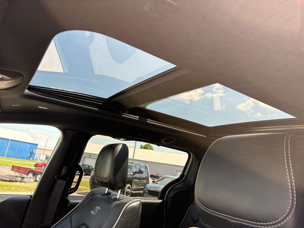 Used 2025 Chrysler Pacifica - photo 13