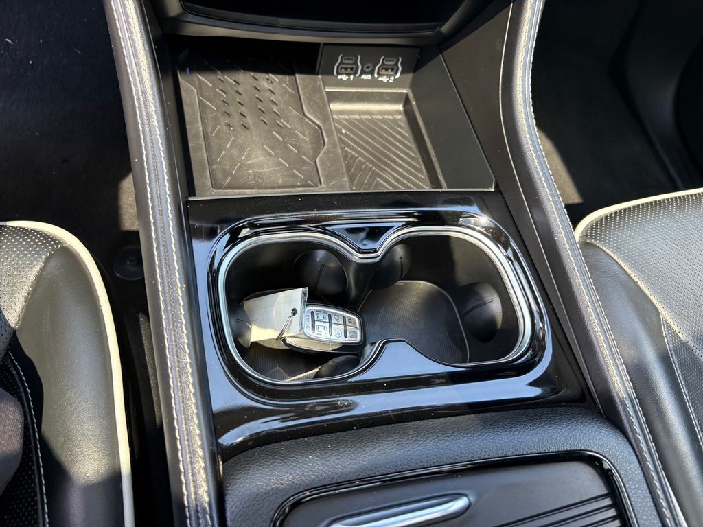 Used 2025 Chrysler Pacifica - photo 20
