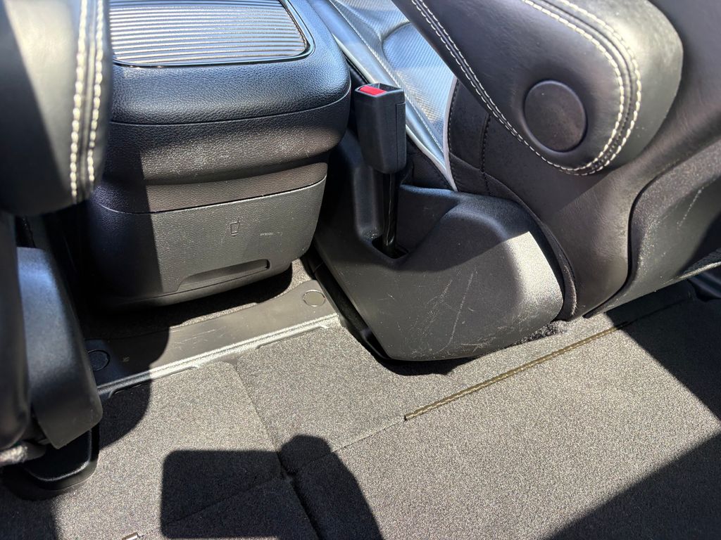 Used 2025 Chrysler Pacifica - photo 22