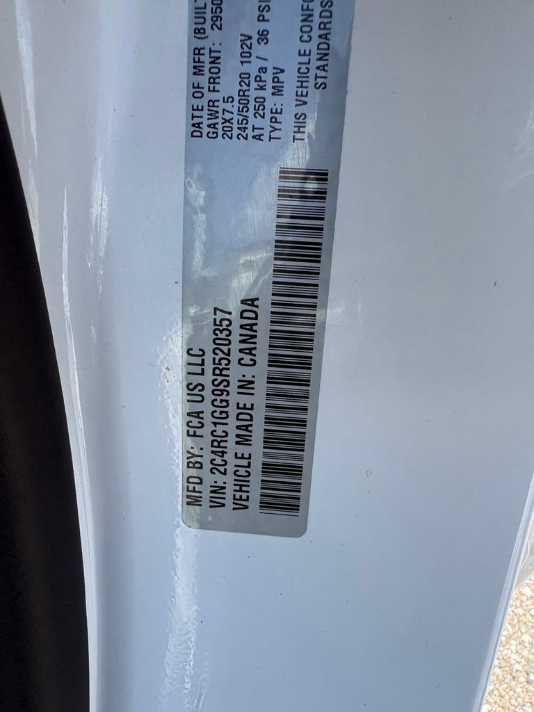 Used 2025 Chrysler Pacifica - photo 26