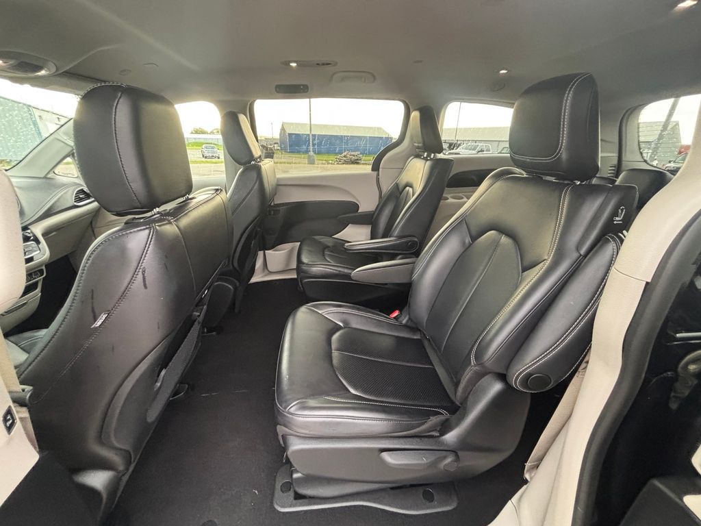 Used 2023 Chrysler Pacifica - photo 17