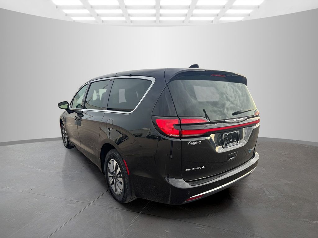 Used 2023 Chrysler Pacifica - photo 6