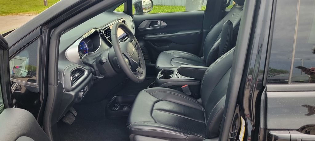 Used 2022 Chrysler Pacifica - photo 12