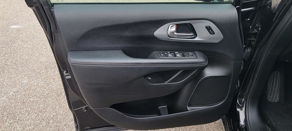 Used 2022 Chrysler Pacifica - photo 15