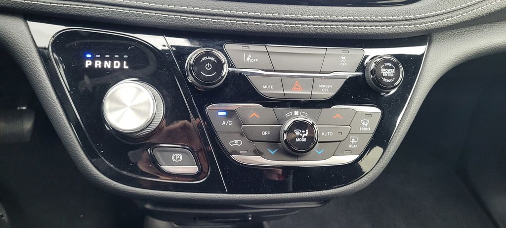 Used 2022 Chrysler Pacifica - photo 20