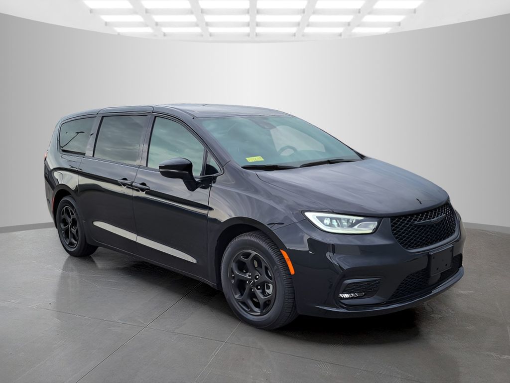 Used 2022 Chrysler Pacifica - photo 7