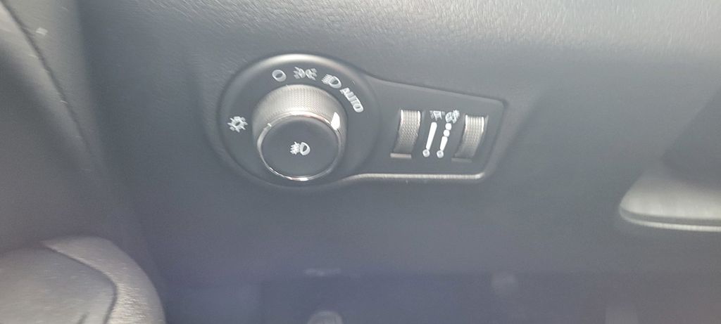 Used 2024 Jeep Compass - photo 20