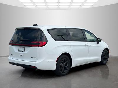 2024 Chrysler Pacifica FWD Minivan for sale #P16630 - photo 2