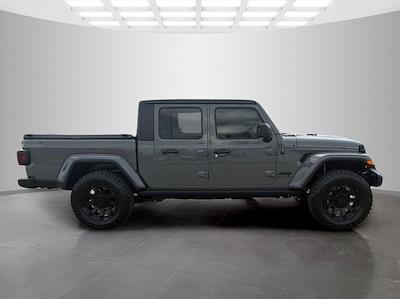Used 2022 Jeep Gladiator - photo 1