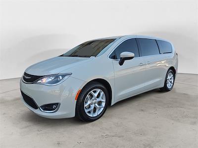 2017 Chrysler Pacifica FWD Minivan for sale #D452793T - photo 1