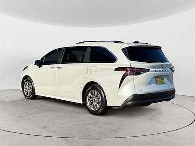 2024 Toyota Sienna AWD Minivan for sale #D453211B - photo 2