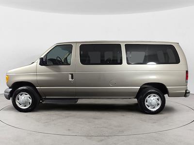 Used 2002 Ford E-350 - photo 1