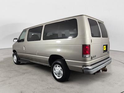 Used 2002 Ford E-350 - photo 2
