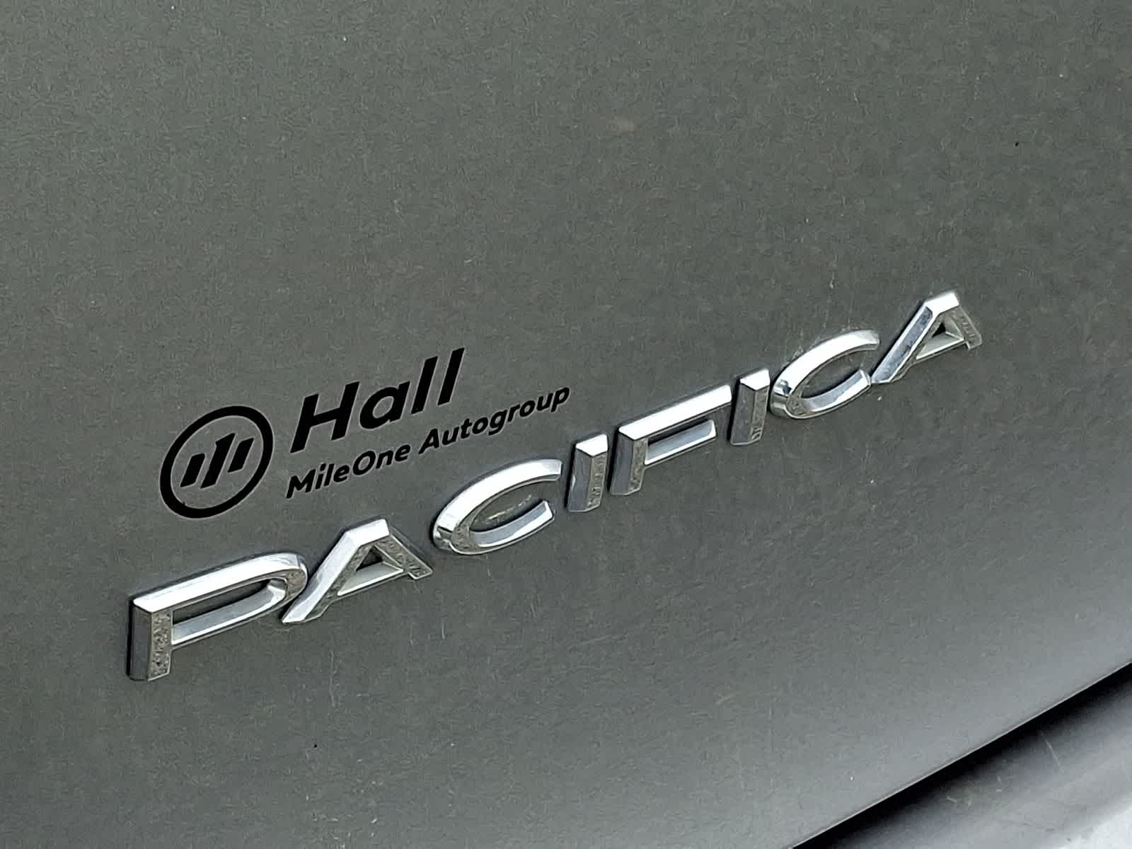 Used 2017 Chrysler Pacifica - photo 6