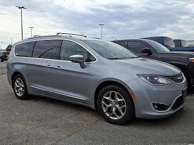 2017 Chrysler Pacifica FWD Minivan for sale #HR531130A - photo 1
