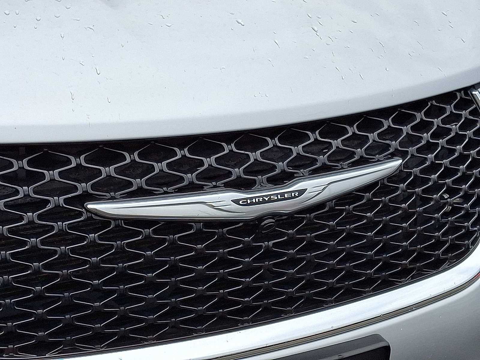 Used 2023 Chrysler Pacifica - photo 28