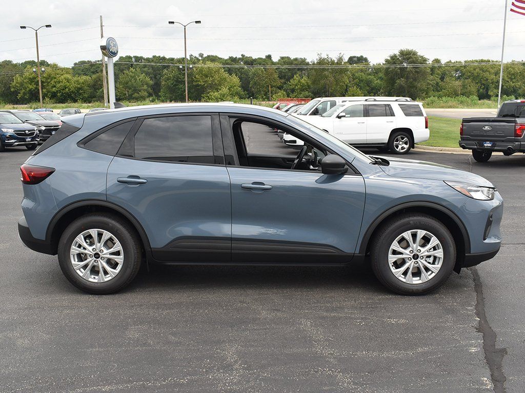 New 2025 Ford Escape - photo 15