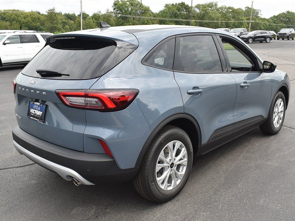 New 2025 Ford Escape - photo 16