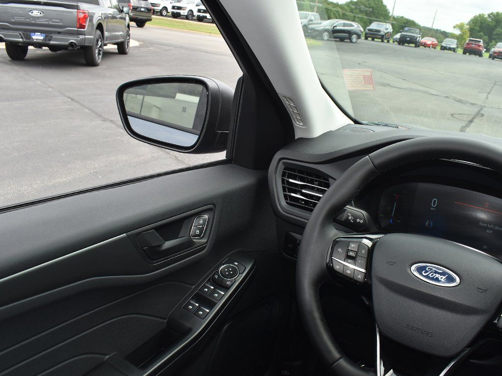 New 2025 Ford Escape - photo 19