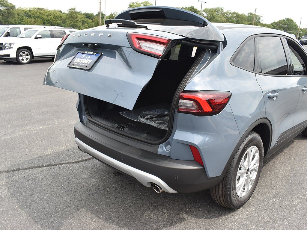 New 2025 Ford Escape - photo 28