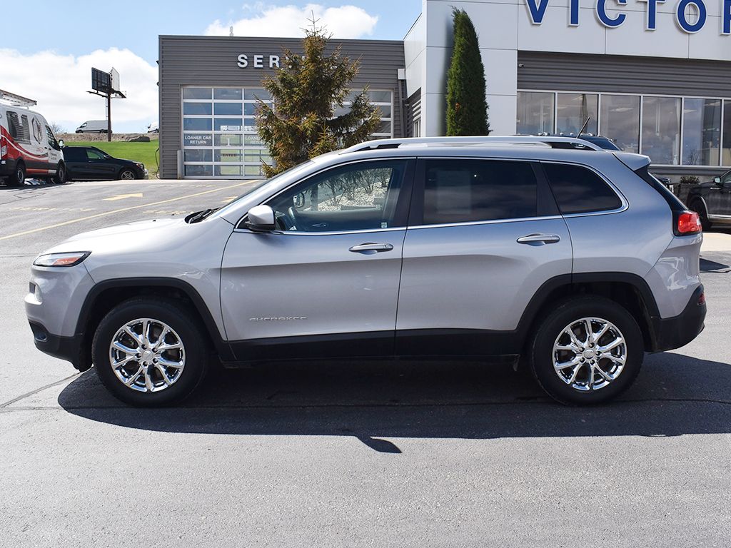 Used 2017 Jeep Cherokee - photo 16