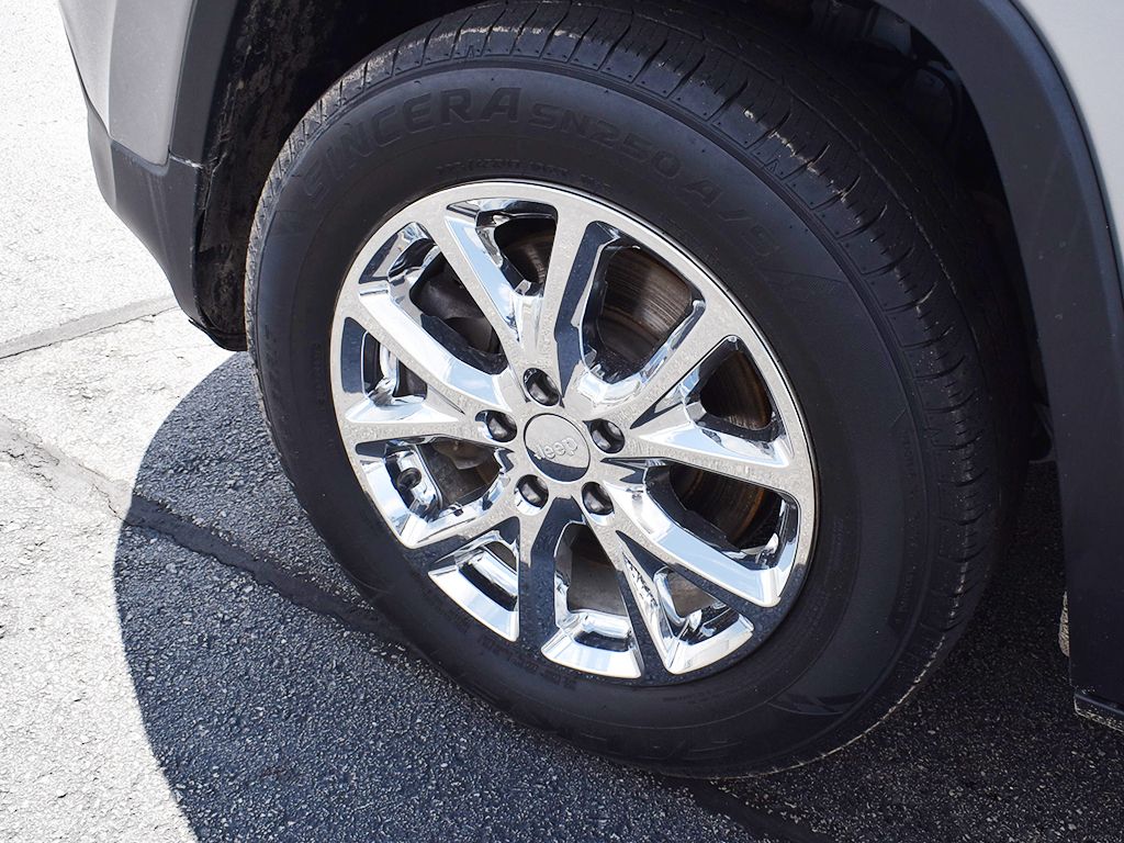 Used 2017 Jeep Cherokee - photo 23