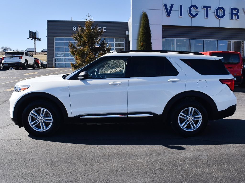 Used 2021 Ford Explorer - photo 2