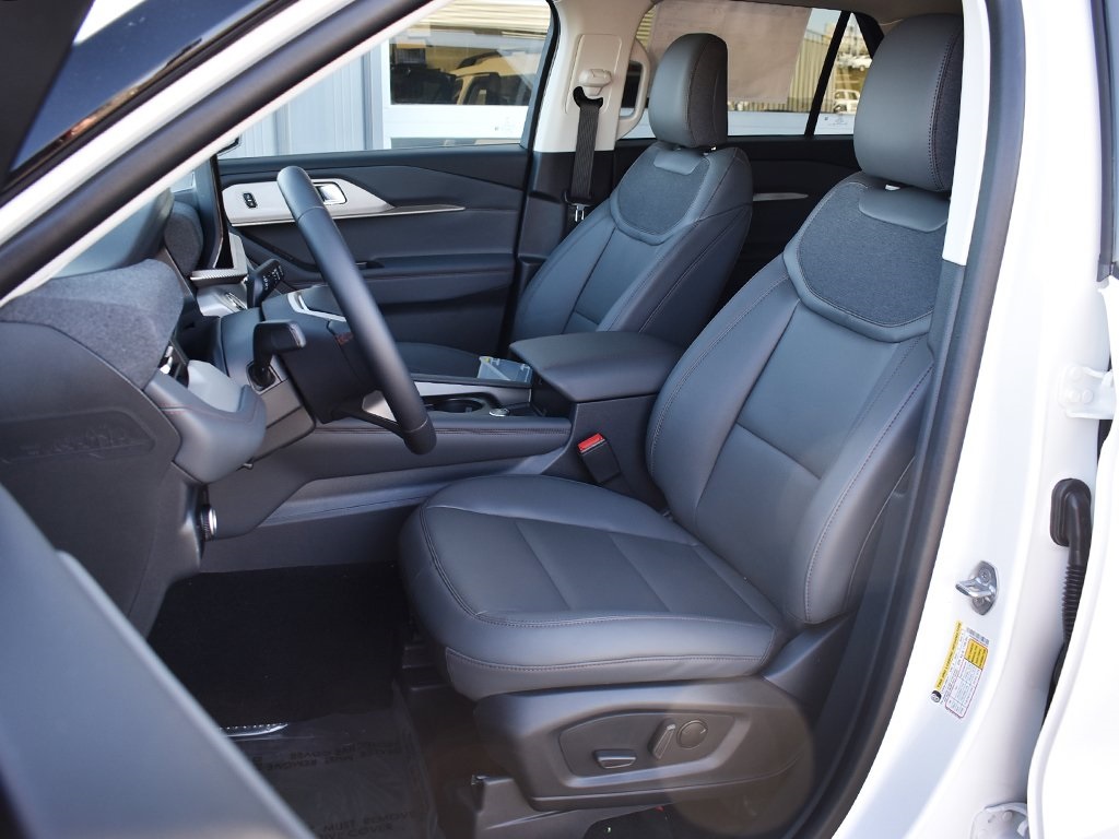 New 2026 Ford Explorer - photo 7
