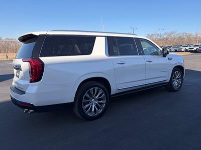 Used 2021 GMC Yukon XL - photo 1