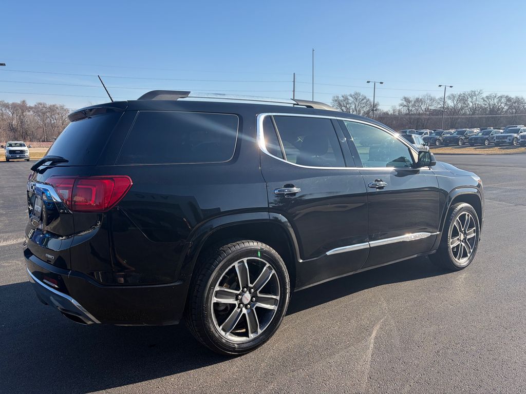 Used 2017 GMC Acadia - photo 2