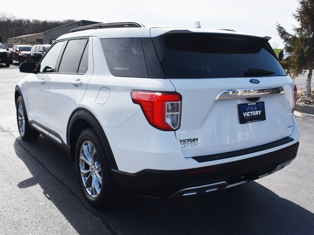 Used 2021 Ford Explorer - photo 2