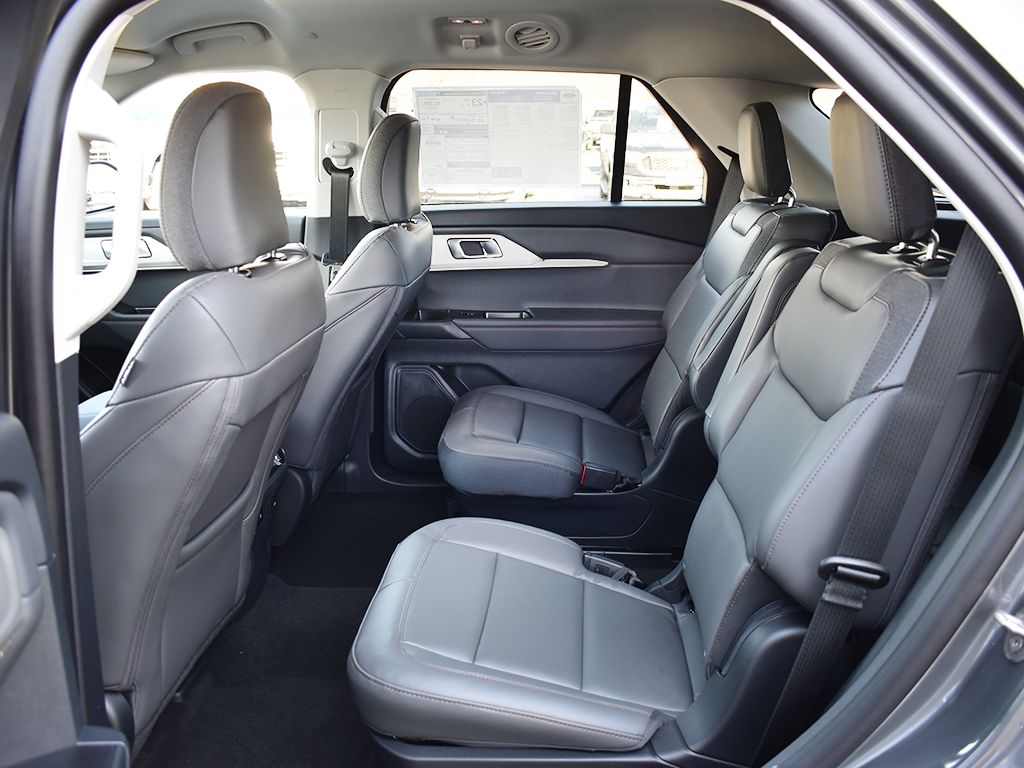 New 2026 Ford Explorer - photo 8