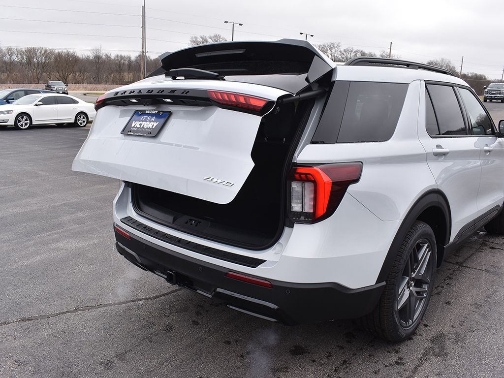 New 2026 Ford Explorer - photo 32