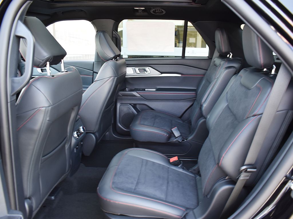 New 2026 Ford Explorer - photo 8