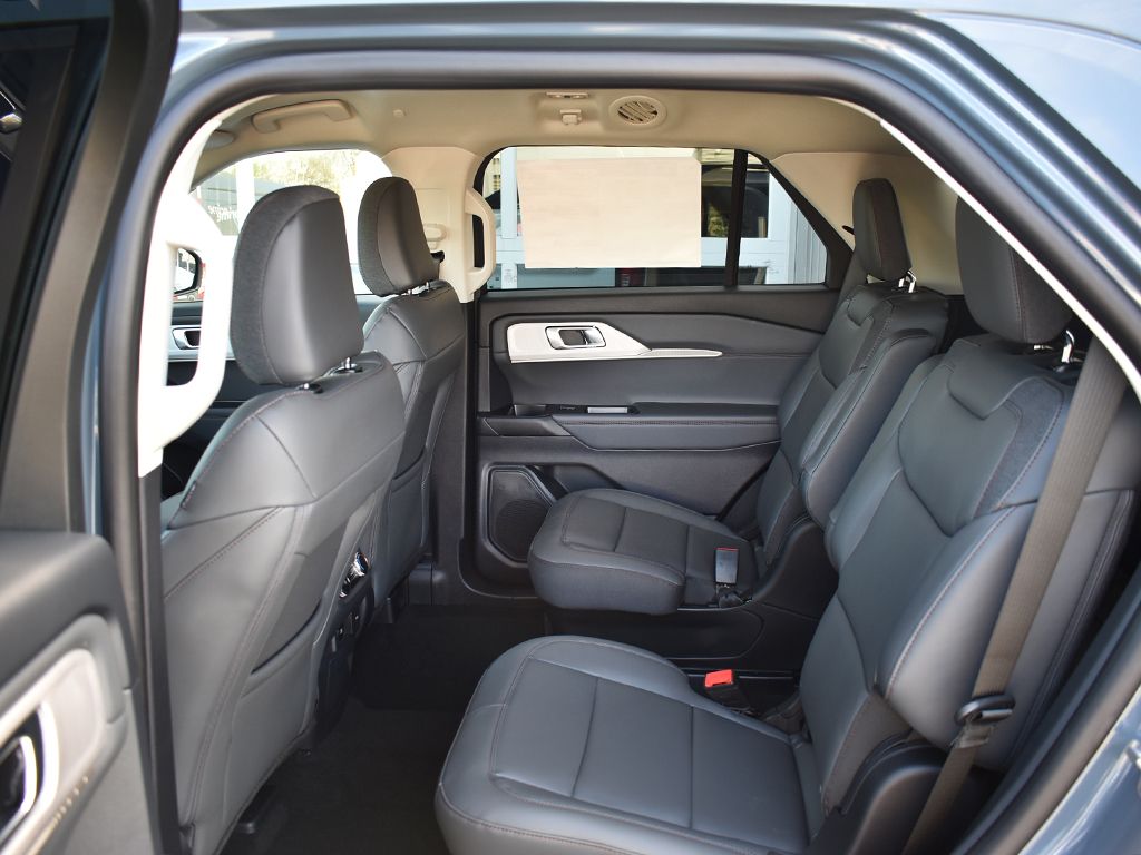 New 2026 Ford Explorer - photo 8