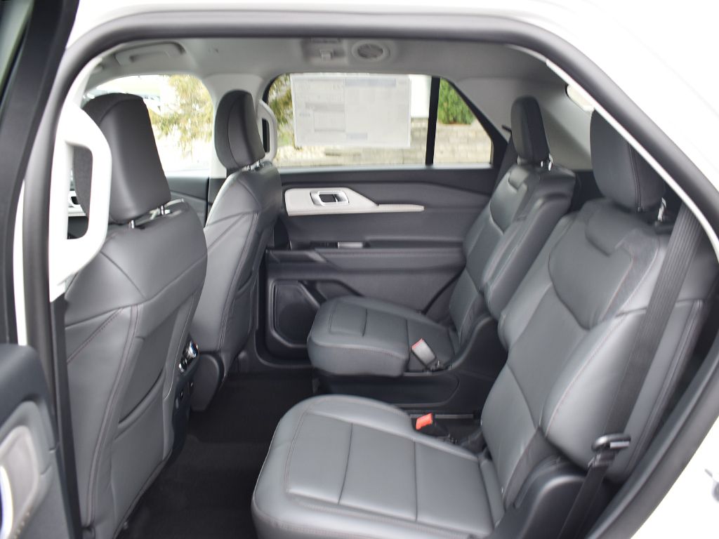 New 2026 Ford Explorer - photo 8