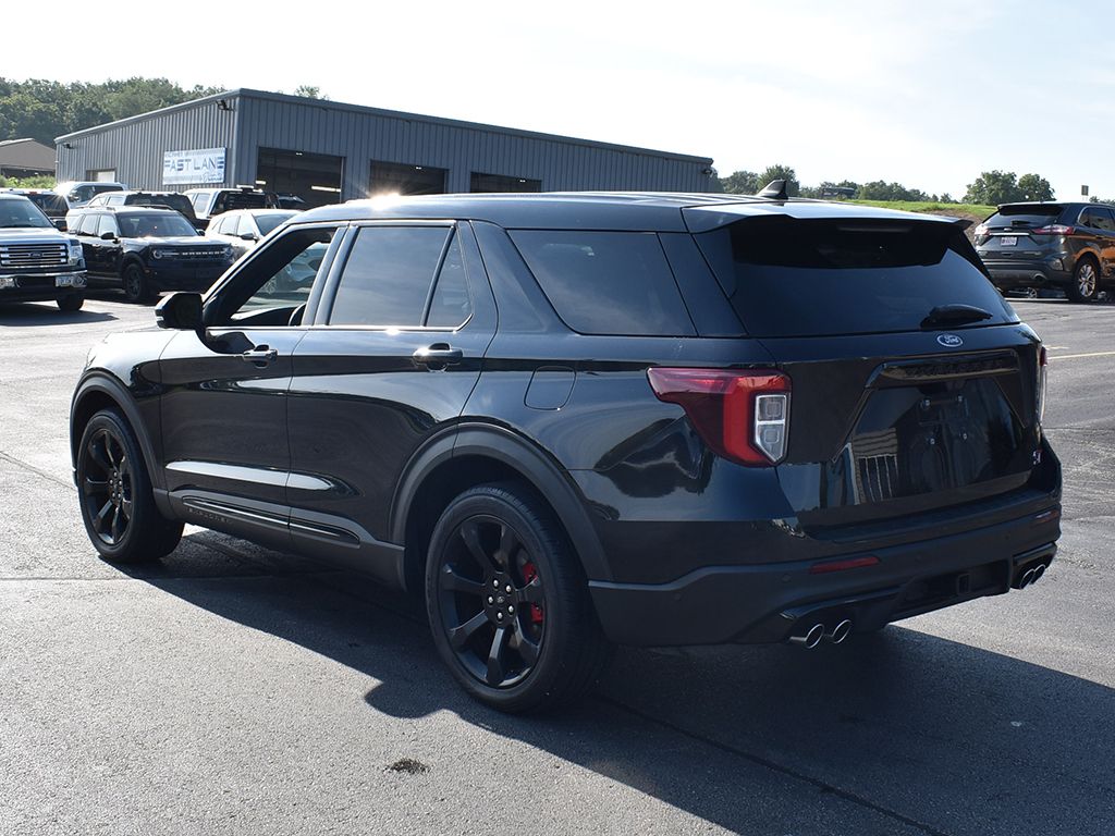 Used 2021 Ford Explorer - photo 2