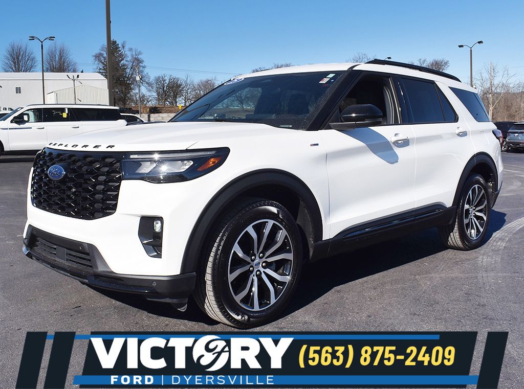 Used 2025 Ford Explorer - photo 1
