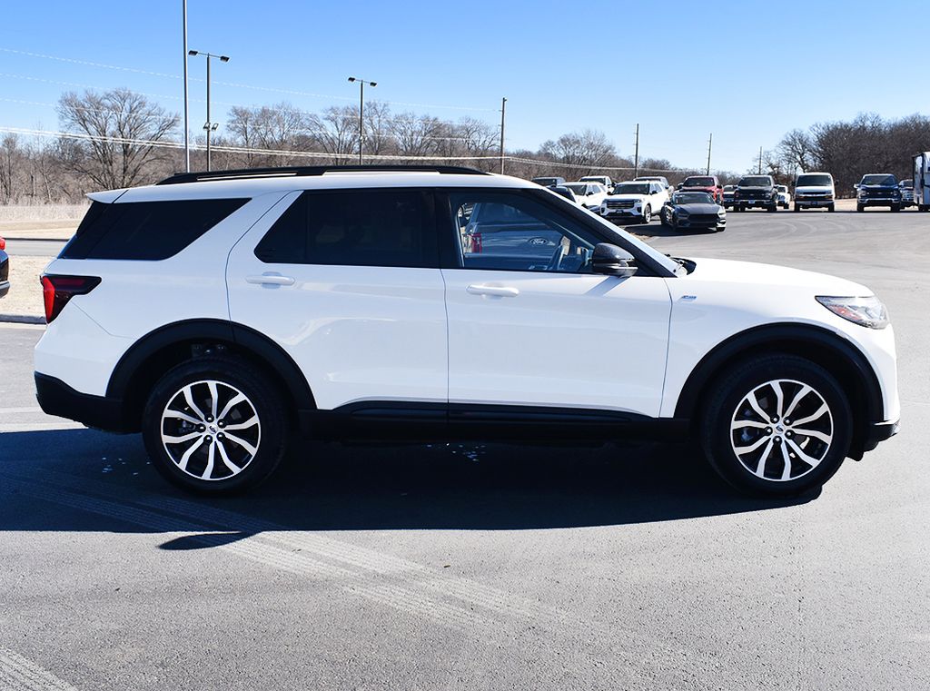Used 2025 Ford Explorer - photo 17
