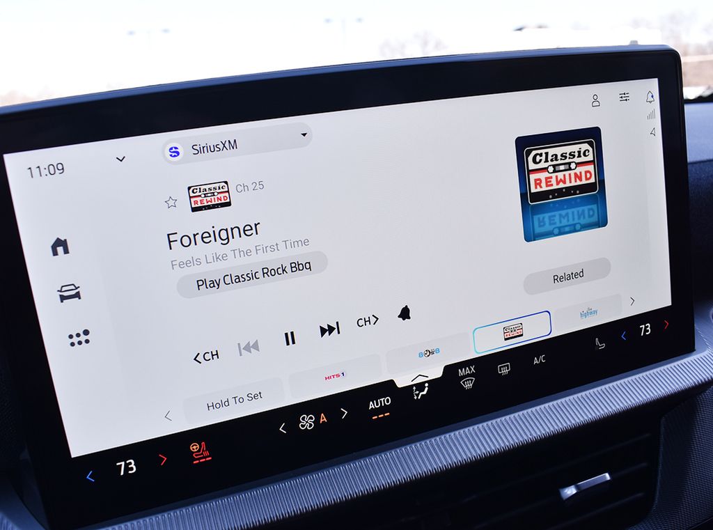 Used 2025 Ford Explorer - photo 24